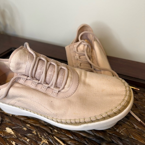 Michael Kors Woman's Finch Lace Up Optic/Ivory - Picture 3 of 12